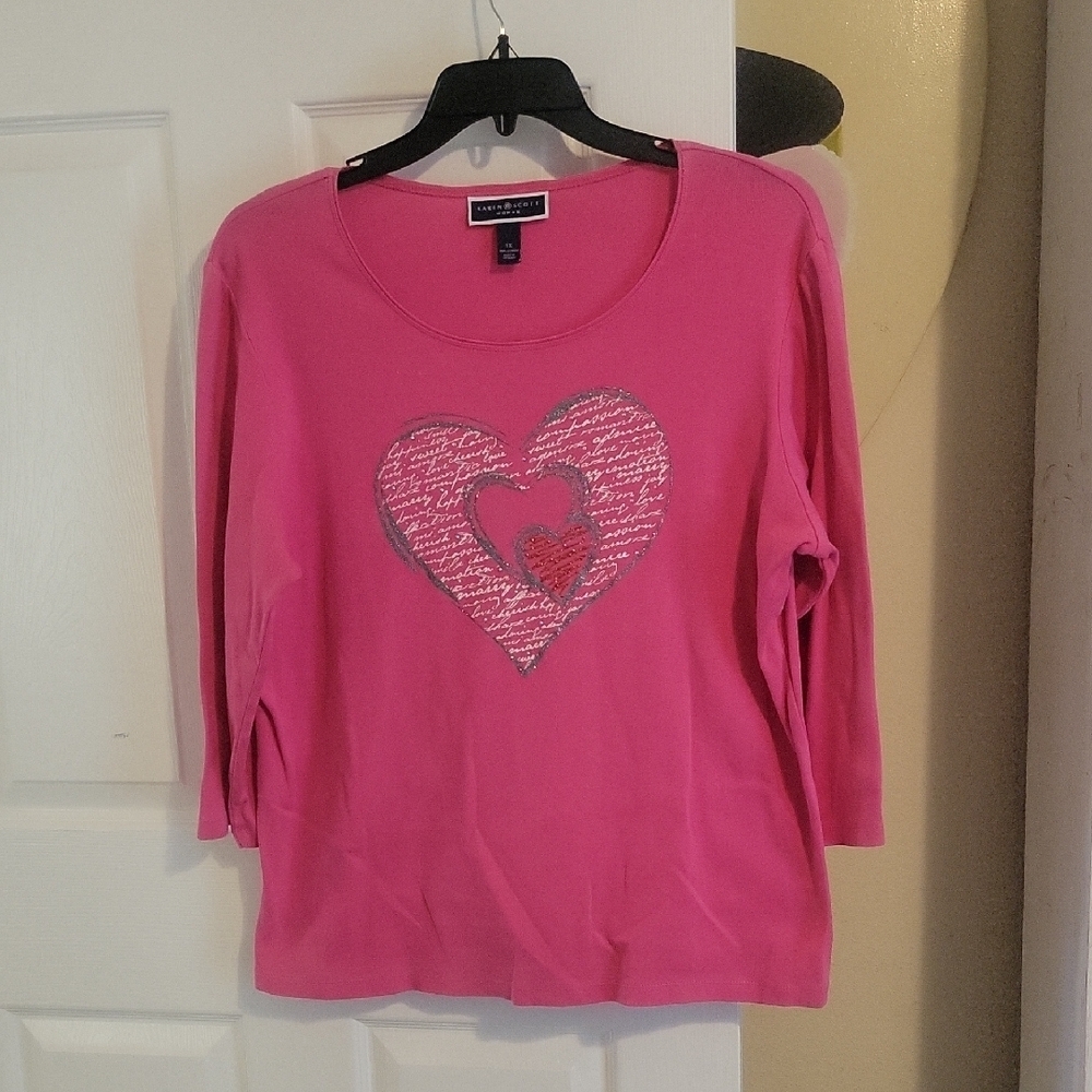 Karen Scott Sz1X 100% Holiday cotton Pink Lg Sleeve Top with Glitter Heart Motif